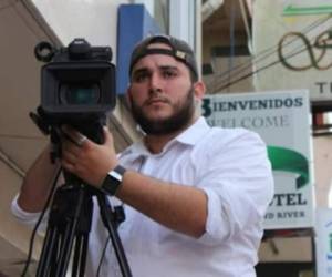 Julio Leonel Pineda Alvarado se desempeñaba como camarógrafo en un canal de Siguatepeque. Foto: Cortesía Facebook.