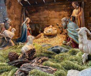 Todo comenzó en 1223, cuando San Francisco de Asís recreó por primera vez el nacimiento de Jesús en la aldea italiana de Greccio.