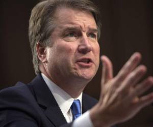 La confirmación de Kavanaugh, acusado por una académica de California, Christine Blasey Ford, de intentar violarla en una fiesta en 1982 cuando ambos eran estudiantes de secundaria, se produce en medio de una atmósfera de fuerte polarización política.