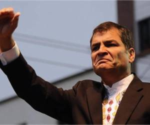 (FILES) In this file photo taken on April 11, 2019, Ecuador's former President (2007-2017) Rafael Correa gestures during an interview with Agence France-Presse (AFP) in Brussels after WikiLeaks founder Julian Assange's nearly seven-year hideout in Ecuador's London embassy abruptly ended today when police entered the building and arrested him ahead of possible extradition to the United States. - Ecuador's justice system on September 7, 2020 ultimately confirmed the eight-year prison sentence against former president Rafael Correa for corruption, which means his political death as he aspires to participate in the February 2021 elections, according to the Attorney General's Office. (Photo by Kenzo TRIBOUILLARD / AFP)