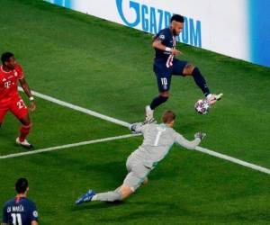 El arquero alemán dio muestra de su gran calidad. Foto AFP