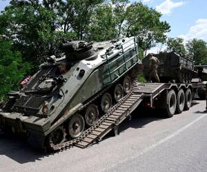 En el terreno, el Estado Mayor ucraniano informó el sábado de bombardeos rusos en el este y en Járkov.