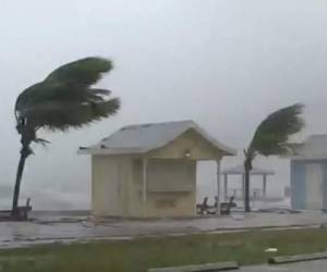 Según el Centro Nacional de Huracanes (CNH) de Estados Unidos, el huracán Dorian se ha fortalecido en las últimas horas.
