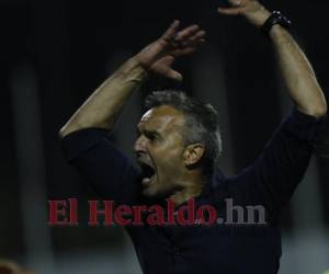 El técnico del Olimpia se mostró muy crítico hacia el trabajo arbitral durante el clásico.