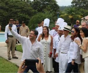 Turistas y empresarios están agradecidos con el presidente Hernández por su política.