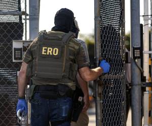 La cancillería mexicana reportó este lunes la muerte de otro migrante mexicano bajo la custodia del Servicio de Inmigración y Control de Aduanas (ICE, por sus siglas en inglés) y exigió una investigación sobre las causas del deceso, con lo que sumarían ya un total de 15 ciudadanos mexicanos fallecidos en centros de detención en EE.UU., desde el regreso del presidente estadounidense, Donald Trump, a la Casa Blanca.