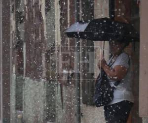 El Centro Nacional de Estudios Atmosféricos, Oceanográficos y Sísmicos (Cenaos) advirtió que las lluvias continuarán este sábado 13 de junio en gran parte del territorio hondureño, debido a la persistencia de humedad y condiciones atmosféricas inestables.