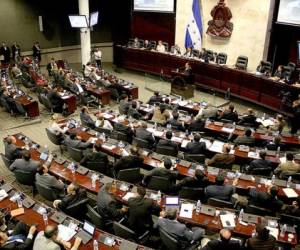 Durante la sesión de mañana en la cámara legislativa, la comisión multipartidaria estaría concluyendo su informe que se presentará al pleno de diputados durante la instalación de la tercera legislatura.