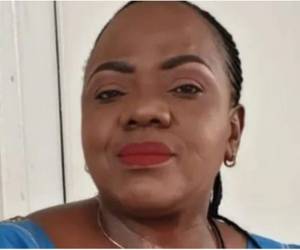 La mujer falleció tras que una persona con coronavirus la escupiera.