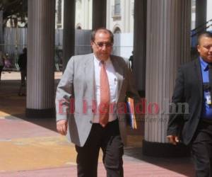 Julio César Villalta fue uno de los aspirantes que llegó con el objetivo de aplicar a un cargo dentro de los órganos electorales del país. Foto: David Romero/ EL HERALDO