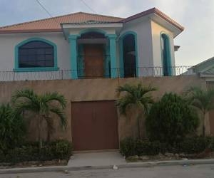 Esta vivienda pertenece al ex subcomisionado de la Policía Nacional, José Orlando Leiva.