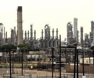 El petróleo de Texas cae con fuerza (-18%) hasta 92,5 dólares por el alto el fuego en Irán.