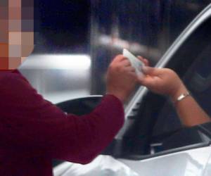 Mediante un trabajo de infiltración, la Unidad Investigativa de EL HERALDO Plus pudo evidenciar cómo trabaja una red de vendedores de licencias ilegales en las oficinas de la DNVT en Siguatepeque y Tegucigalpa.