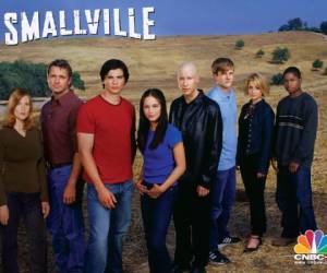 Smallville es una serie de televisión estadounidense desarrollada originalmente por los escritores y productores Alfred Gough y Miles Millar, que se estrenó el 16 de octubre de 2001 y terminó el 13 de mayo de 2011.