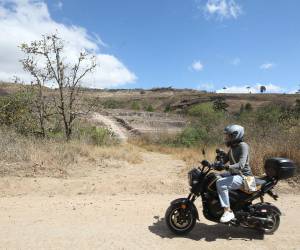 Las obras del libramiento hacia la CA-5 Sur avanzan muy poco, ya que solo tiene el 40% del derecho de vía disponible, lo que obliga a acelerar el proceso de reasentamiento. En la salida a El Tizatillo no hay avances por la falta de indemnización.