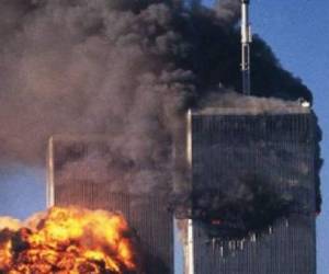 Imagen del 11 de septiembre, cuando uno de los aviones impactó en una de las torres gemelas.