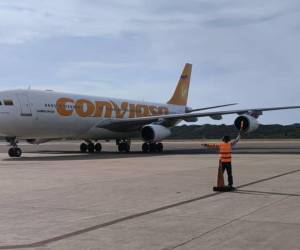 A bordo de la aeronave viajaron 14 mujeres y 138 hombres.