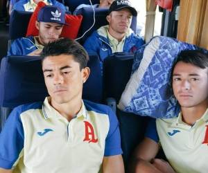 Los jugadores tendrán un viaje de más de 10 horas por las múltiples repaciones que se realizan en la carretera al sur que impide el rápido avance de los vehículo (Foto: Tomada de Twitter)