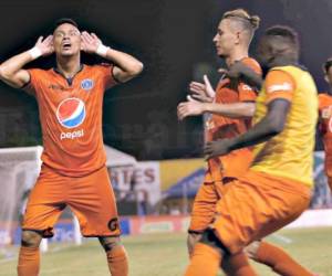 Marco Tulio Vega marcó el gol del empate para Motagua tras el error de Sandro Cárcamo del Honduras de El Progreso. Foto: Delmer Martínez / Grupo OPSA.