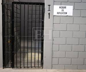 La lente de EL HERALDO captó cómo luce el interior del nuevo módulo del Centro Penitenciario Nacional de Támara, con capacidad para unos 1,300 privados de libertad, que fue inaugurado el pasado miércoles 21 de octubre tras ser reconstruido con una inversión de al menos seis millones de lempiras. A continuación, las imágenes.