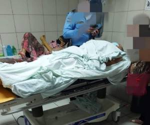 El joven de 30 años recibió varios impactos de bala en la espalda y aunque su vida ya no corre riesgo clínicamente, los proyectiles le causaron una lesión en la espina dorsal que podría tener secuelas leves.