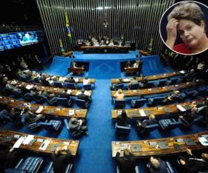 El Senado brasileño aprobó en la madrugada de este miércoles someter a la presidenta Dilma Rousseff a un juicio de destitución.