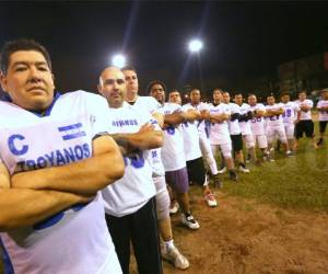 Una foto del equipo nacional con la camisa nacional de Troyanos, bandera que se usó hasta mediados del año pasado.