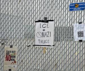 El inmigrante llegó a EE UU en marzo de 2024, a través de la frontera con México, donde se entregó a las autoridades y le fue un concedido un permiso de entrada al país.