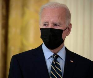 Rusia niega tener planes para invadir Ucrania pero imágenes satelitales muestran una masiva concentración de tropas en la frontera lo cual siembra un creciente temor a una guerra en Europa.