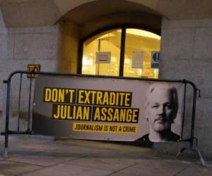 La defensa de Assange pedirá su libertad bajo fianza en una vista el miércoles. Foto: AP
