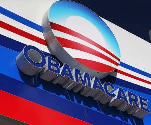 La crisis sanitaria que afrontarían miles de familias latinas contrasta fuertemente con la buena situación que atraviesan las corporaciones de la salud.