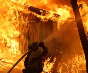 El humo se desplazó cientos de kilómetros y ha alcanzado el área de la bahía de San Francisco. Foto AFP