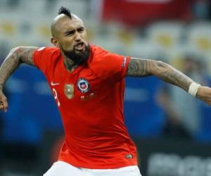 El seleccionado chileno Arturo Vidal sueña con levantar la tercera Copa América consecutiva. (AP)