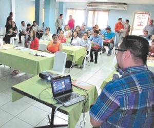Los expositores instaron a las autoridades a buscar medios de promoción de la paz (Foto: Marlin Herrera/EL HERALDO)