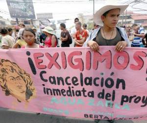 Los miembros del Copinh protestaron por segundo día consecutivo a inmediaciones de Casa Presidencial, donde manifiestaron sus infconformidades.