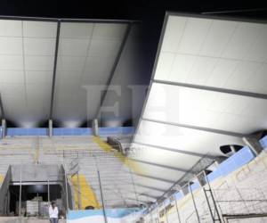 Los trabajos en el techado de la parte de populares del estadio Nacional de Tegucigalpa han finalizado, la lona que cubrirá se ha colocado en su totalidad