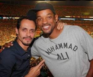 Marc y Will Smith durante un partido de futbol americano. Los famosos son grandes amigos.