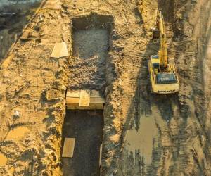 Los entierros tienen lugar en Hart Island en el distrito de Bronx de Nueva York. El campo de alfareros de Hart Island ha experimentado una afluencia de entierros durante la pandemia de Coronavirus. Foto: AFP.
