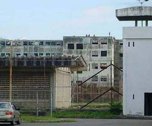 Varela precisó que durante el motín el director del penal fue 'herido por arma blanca' al ser atacado por los presos. La ministra informó sobre la cifra de 17 fallecidos y 9 heridos hasta ahora. Foto: El Mundo.