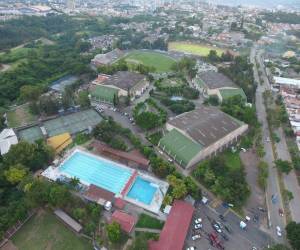 El deterioro y la falta de espacios en la Villa Olímpica preocupan a patronatos y federaciones, que plantean construir nuevos complejos deportivos.