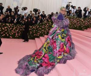 El periodista Hamish Bowles llega para la Gala Met del 2019 en el Museo Metropolitano.