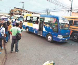 Las unidades de transporte serán dotadas de dispositivos de seguridad.