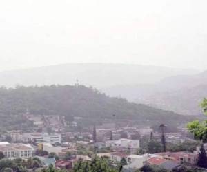 Las concentraciones de partículas PM2.5 y PM10 alcanzarán niveles moderados, con registros que oscilarán entre los 30 y 60 microgramos por metro cúbico.