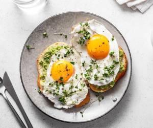 Los huevos contienen nutrientes que pueden reducir el riesgo de cardiopatías.