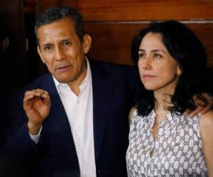 Junto con su esposa Nadine Heredia, para quien se pidió una pena de 26 de cárcel, Humala está acusado de lavado de activos por presuntamente haber recibido dinero de la constructora brasileña Odebrecht y de la minería ilegal para su campaña política. AP