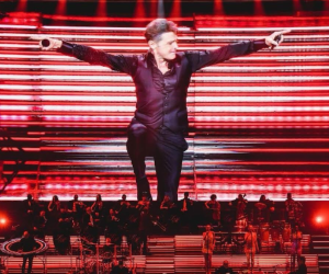 Con 12 años de edad, lanzó su primer disco llamada “Un Sol”.