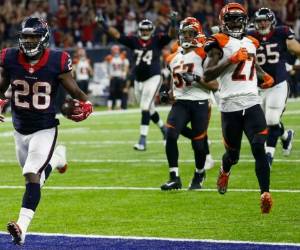 Alfred Blue corrió 24 yardas en el último cuarto para darle la victoria a los Texans.