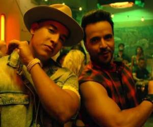 Daddy Yankee junto a Luis Fonsi en el video musical. Foto captura YouTube