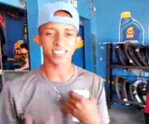 Joven hondureño se viraliza en redes al interpretar canción en honor al Chavo del 8 - Diario El Heraldo