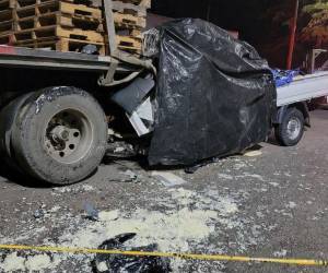 Un comerciante de lácteos murió la madrugada de este viernes 30 de enero tras un choque registrado en el kilómetro ocho de la carretera hacia Olancho, a la altura de la Procesadora Municipal de Carnes (Promdeca), informaron autoridades que atendieron la emergencia.